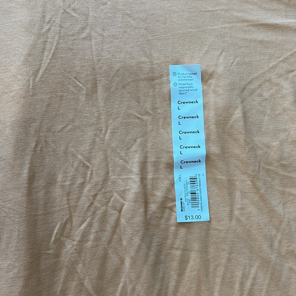 Two women’s tops. Both sz L but fit like a M - Picture 6 of 7